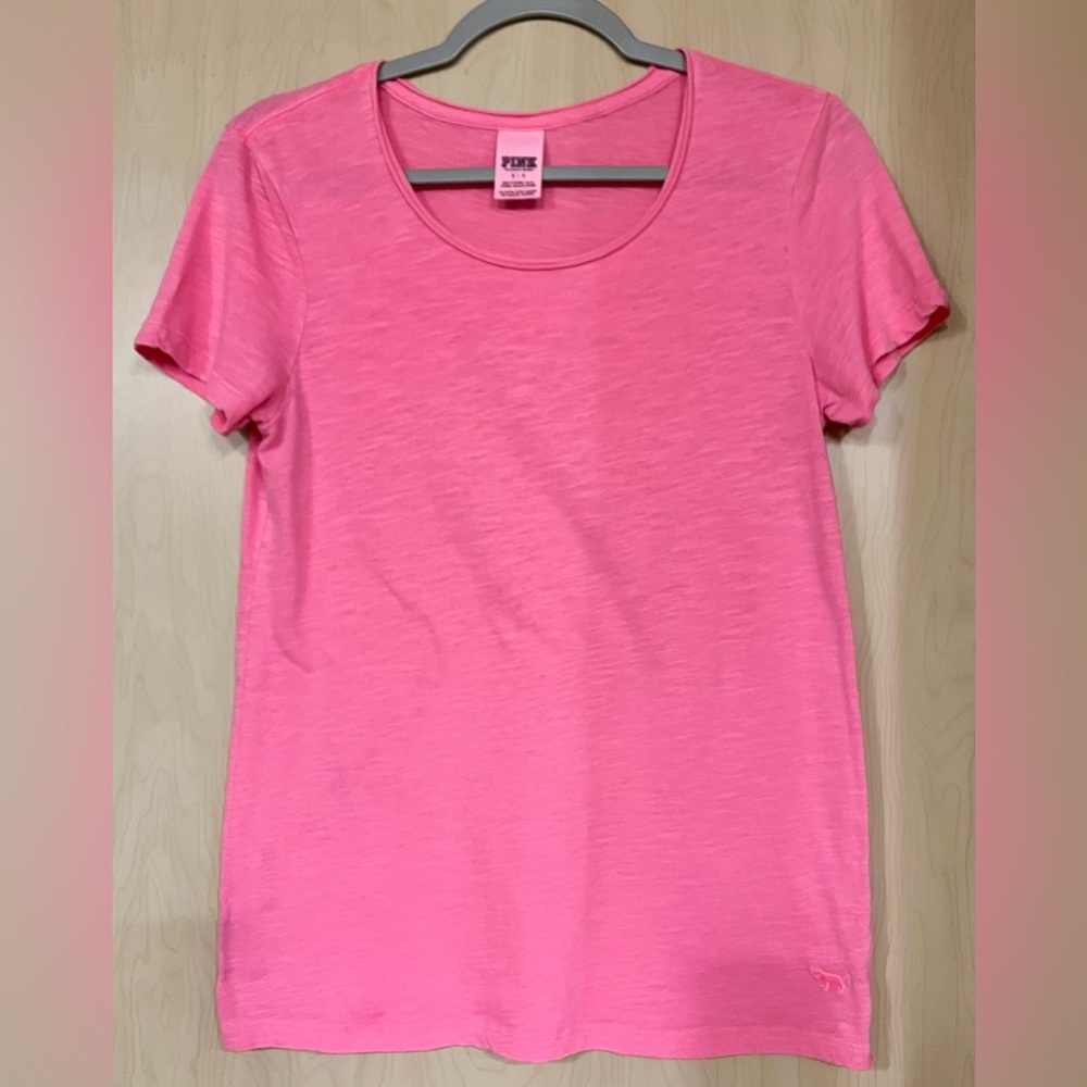 PINK Victoria's Secret Short Sleeve Crewneck Tee in Bubblegum Pink Size Small